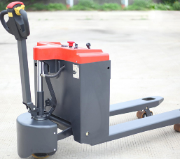 電動(dòng)叉車(chē)的價(jià)位會(huì)受到品牌，型號(hào)，配置等因素的影響